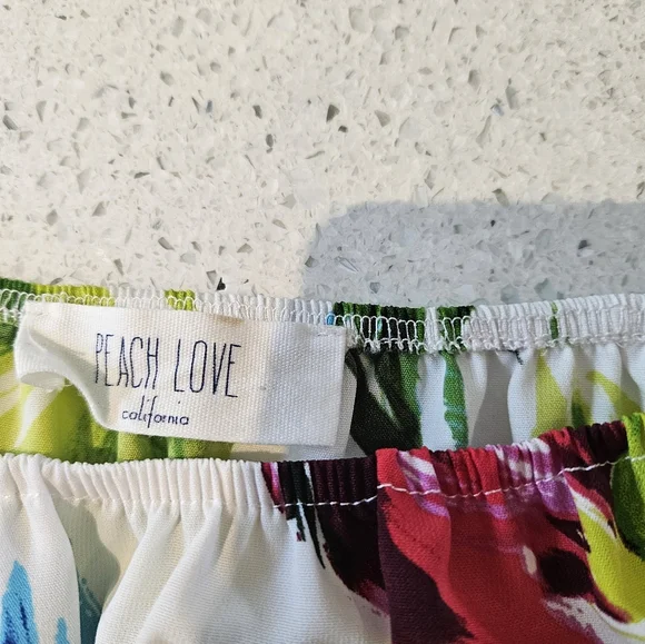 Off the shoulder, bright floral top.  Flat friendly! - Picture 2 of 6